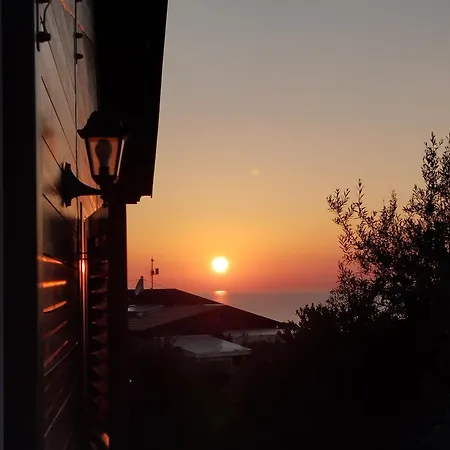 Casetta Di Salaverde 펜션 체팔루